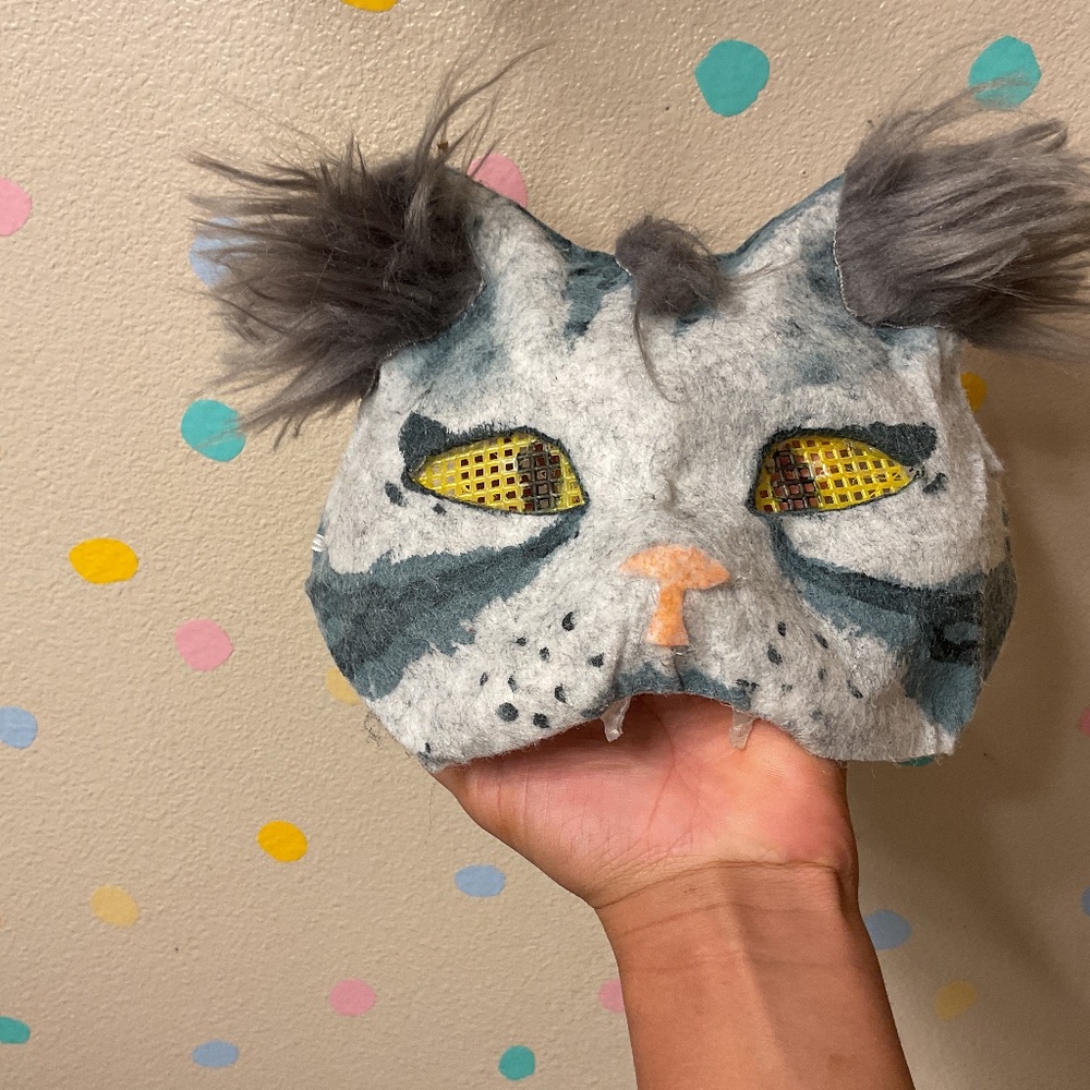 Grey cat therian mask